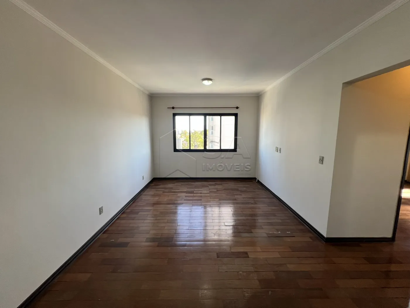 Alugar Apartamento / Padrão em Botucatu R$ 2.000,00 - Foto 3