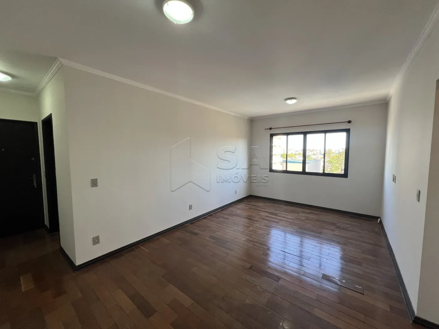 Alugar Apartamento / Padrão em Botucatu R$ 2.000,00 - Foto 4