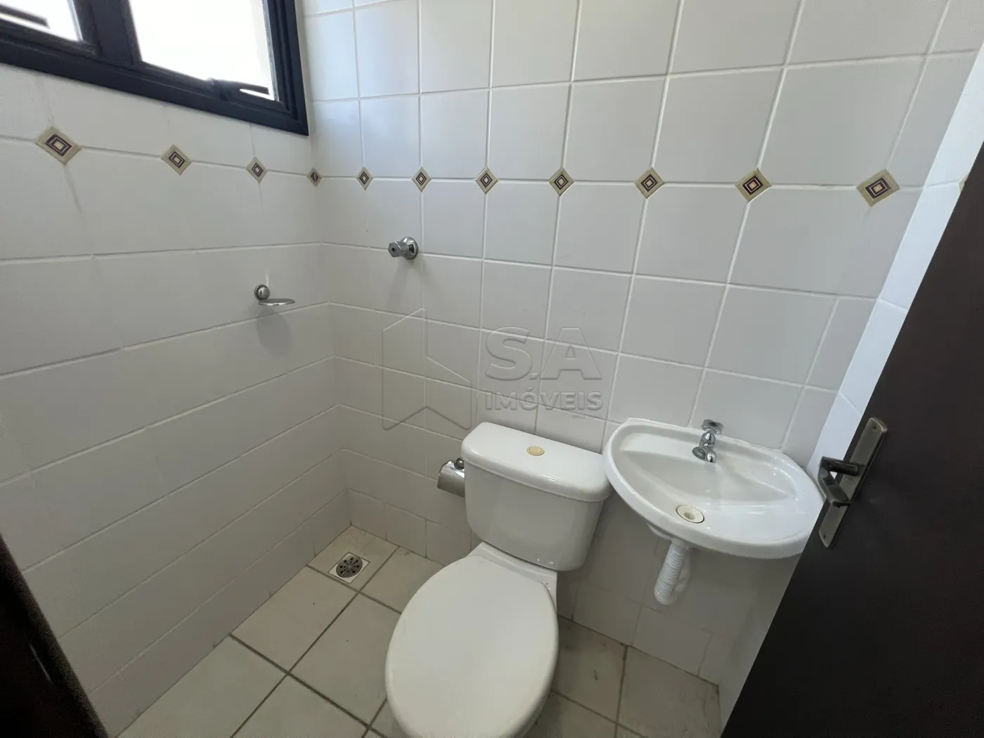 Alugar Apartamento / Padrão em Botucatu R$ 2.000,00 - Foto 11