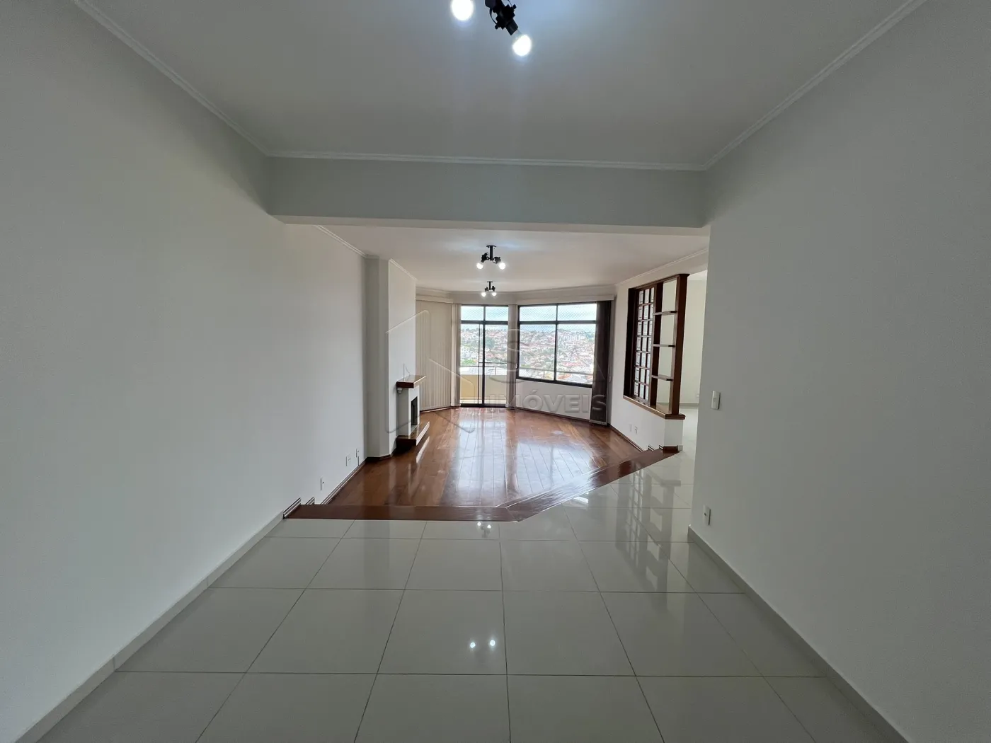 Alugar Apartamento / Padrão em Botucatu R$ 3.300,00 - Foto 3