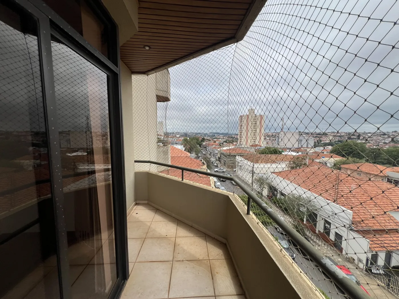 Alugar Apartamento / Padrão em Botucatu R$ 3.300,00 - Foto 11