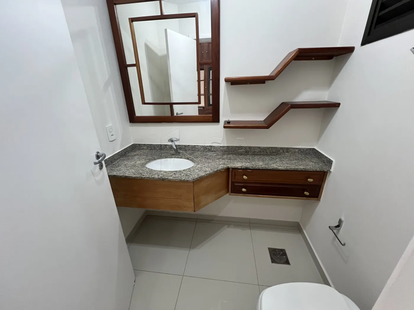 Alugar Apartamento / Padrão em Botucatu R$ 3.300,00 - Foto 19