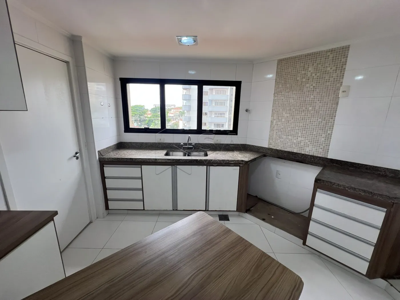Alugar Apartamento / Padrão em Botucatu R$ 3.300,00 - Foto 23