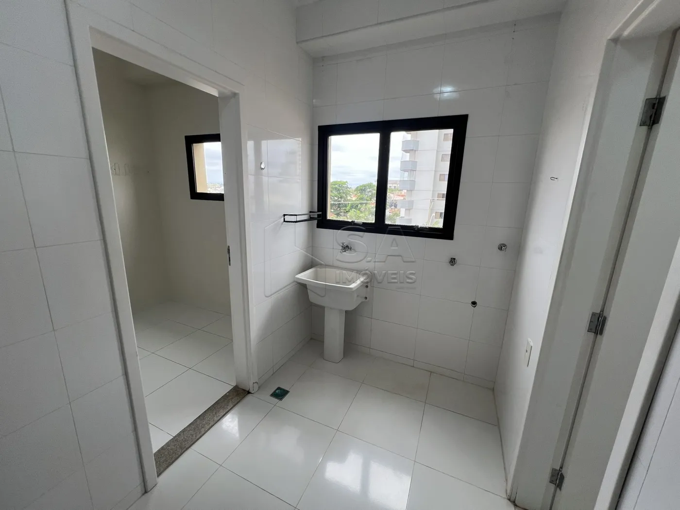 Alugar Apartamento / Padrão em Botucatu R$ 3.300,00 - Foto 28