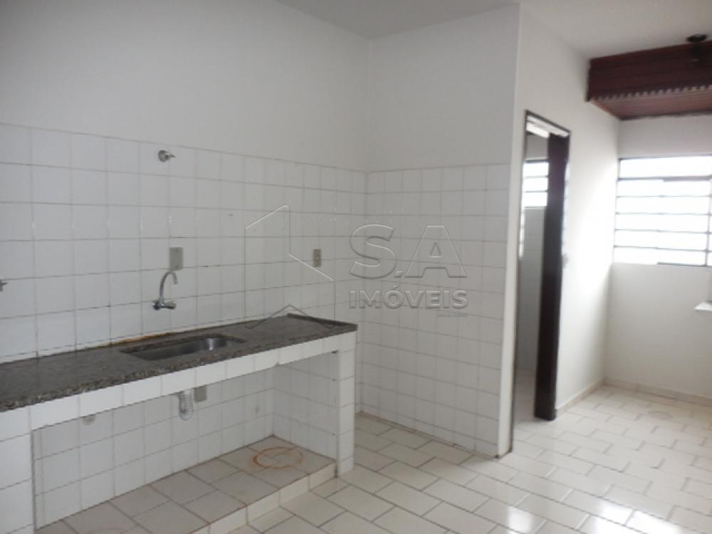 Alugar Apartamento / Padrão em Botucatu R$ 900,00 - Foto 1 Alugar Apartamento / Padrão em Botucatu R$ 900,00 - Foto 1