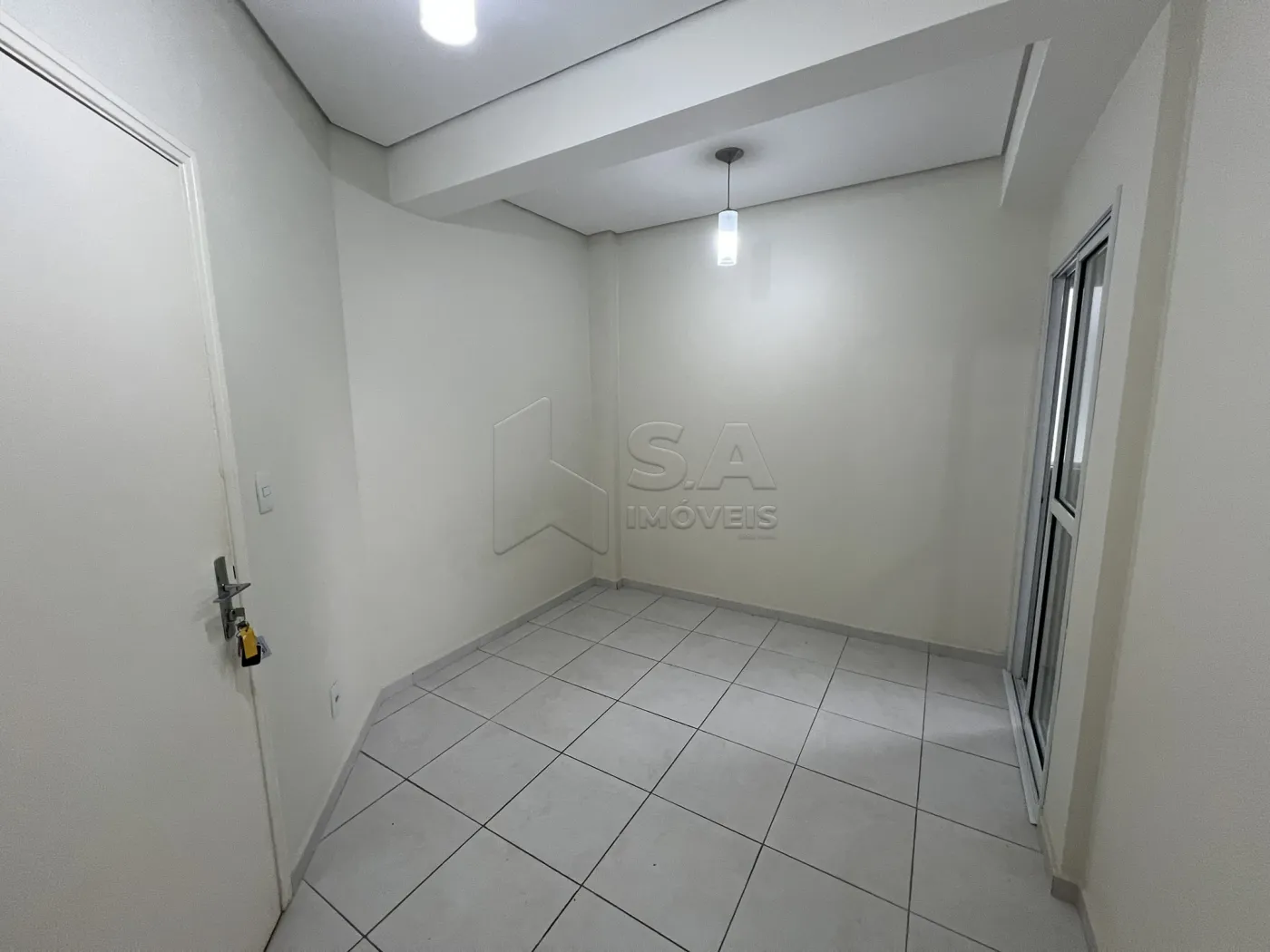 Alugar Apartamento / Padrão em Botucatu R$ 1.100,00 - Foto 2