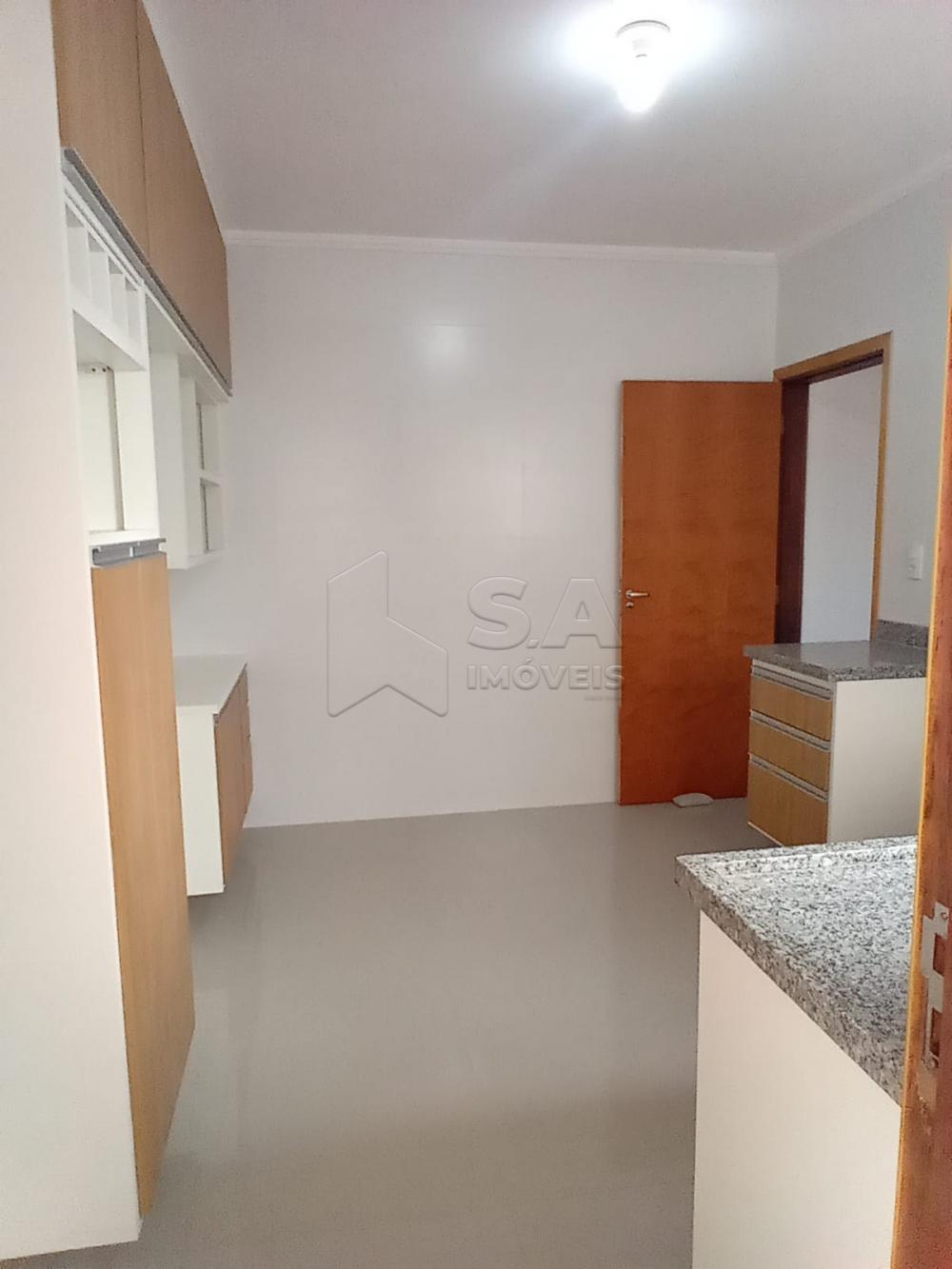 Alugar Apartamento / Padrão em Botucatu R$ 1.580,00 - Foto 8