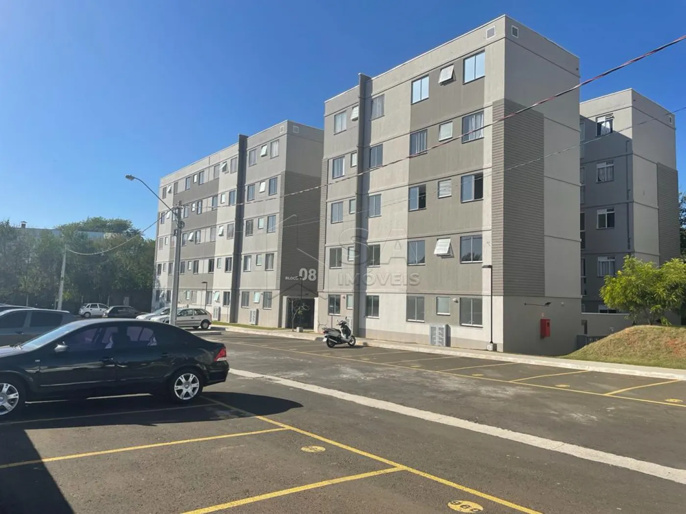 Alugar Apartamento / Padrão em Botucatu R$ 850,00 - Foto 1