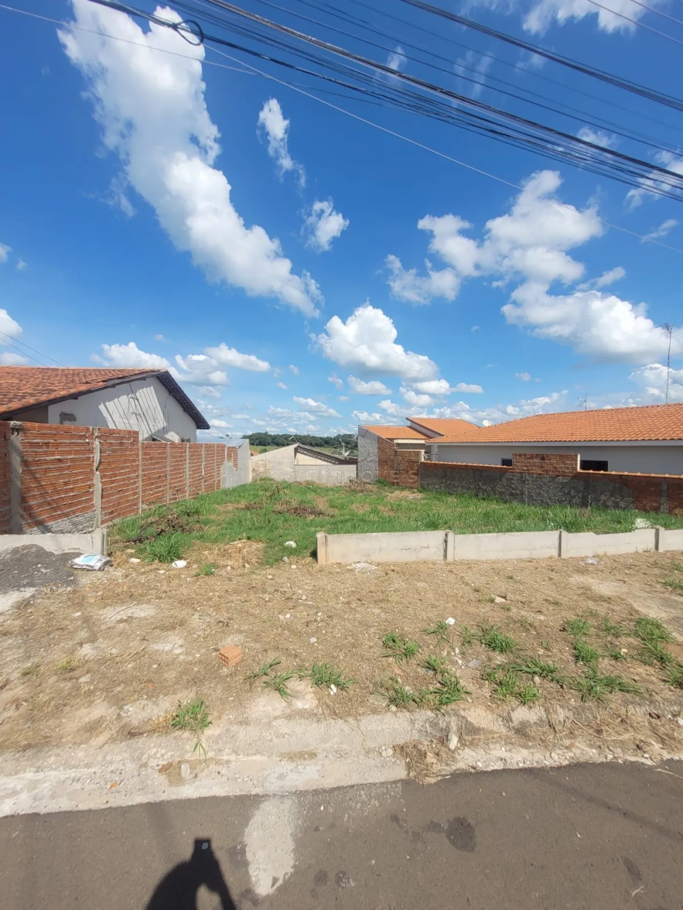 Comprar Terreno / Padrão em Botucatu R$ 110.000,00 - Foto 1