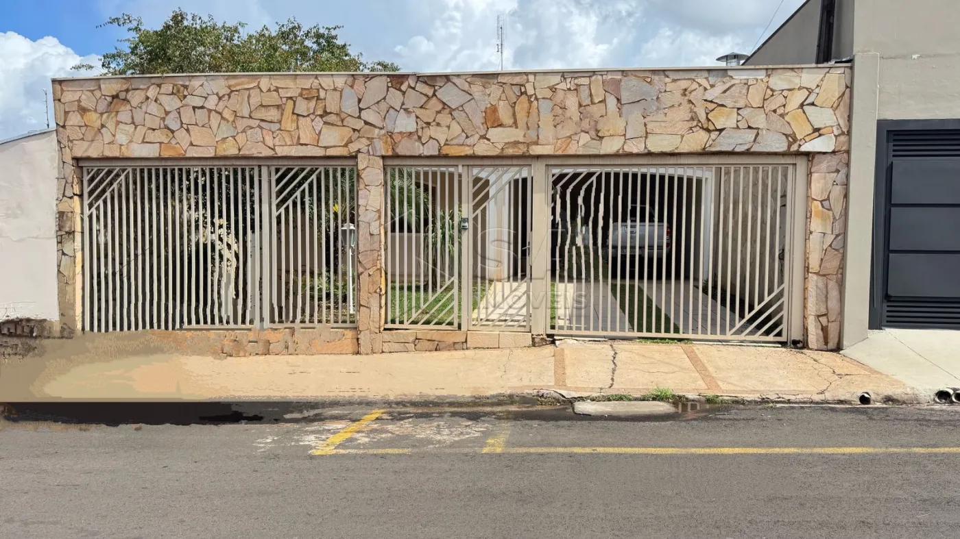 Alugar Casa / Padrão em Botucatu R$ 3.000,00 - Foto 1