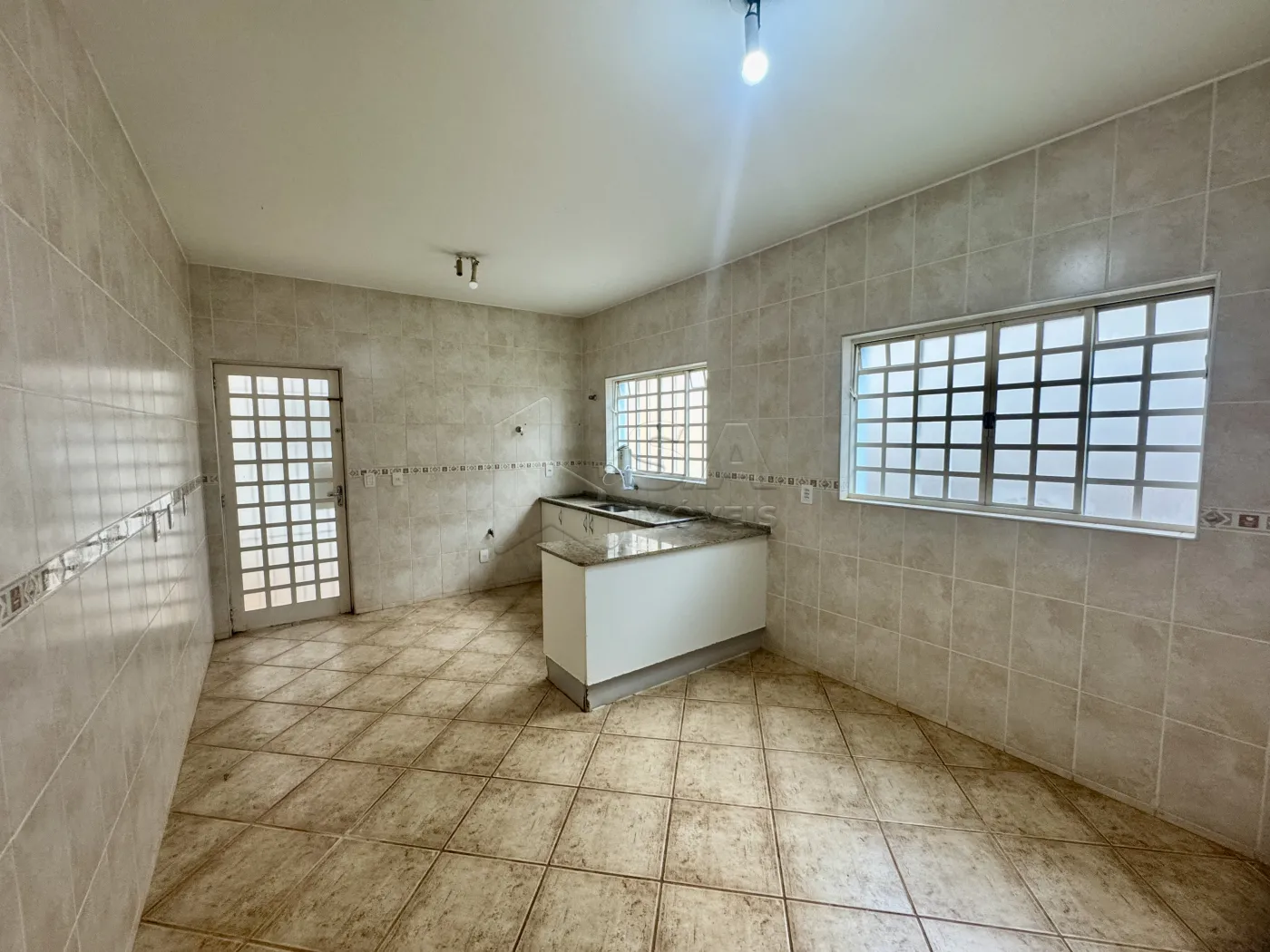 Alugar Casa / Sobrado em Botucatu R$ 2.700,00 - Foto 12