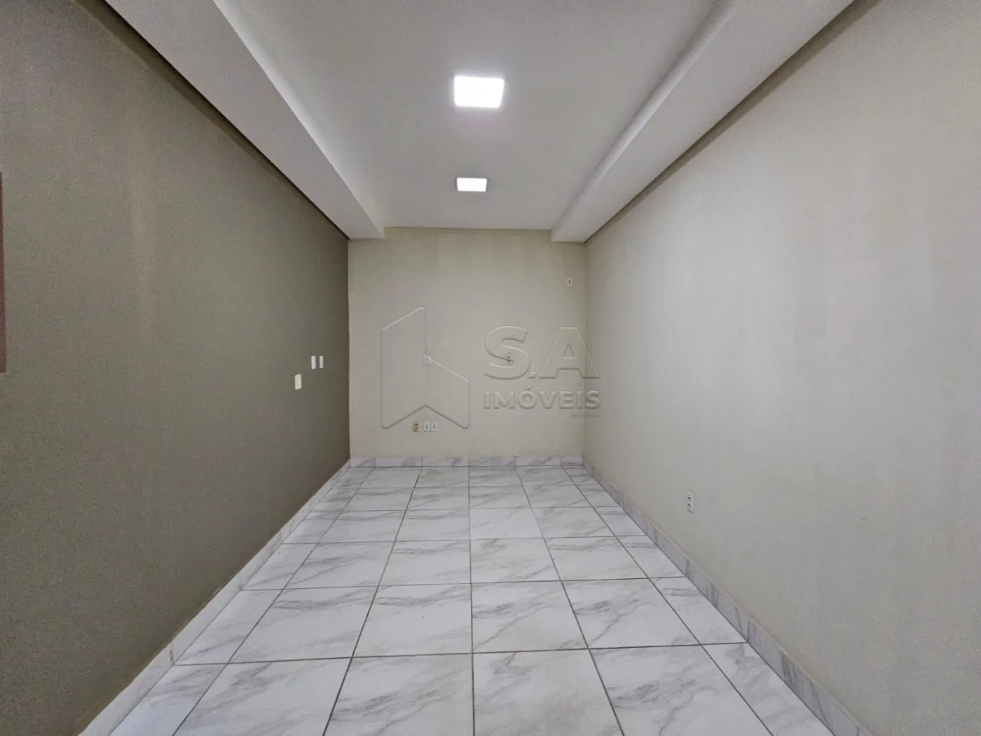 Alugar Comercial / Ponto Comercial em Botucatu R$ 2.800,00 - Foto 8
