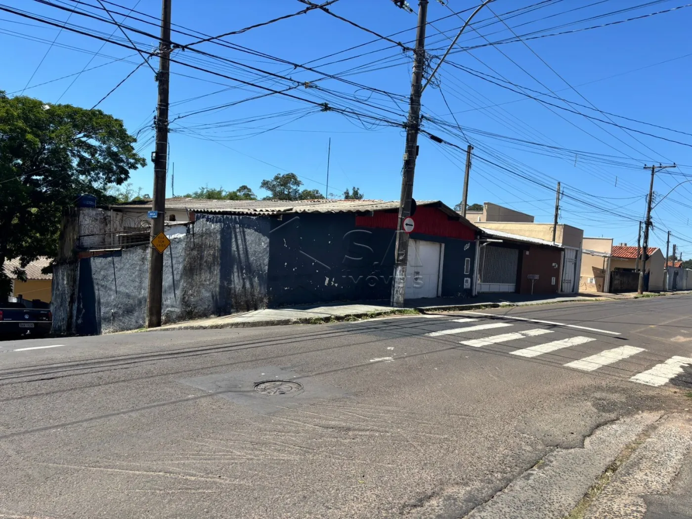 Comprar Comercial / Barracão + Casa em Botucatu R$ 300.000,00 - Foto 3