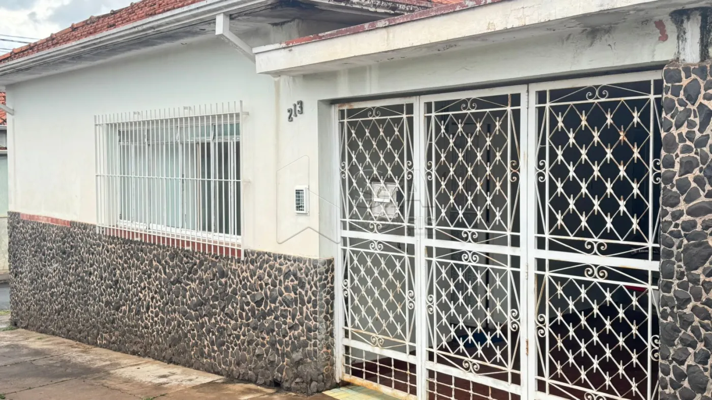 Comprar Casa / Padrão em Botucatu R$ 450.000,00 - Foto 2