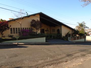 Alugar Casa / Padrão em Botucatu. apenas R$ 4.500,00