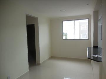 Alugar Apartamento / Padrão em Botucatu. apenas R$ 650,00