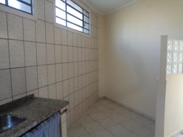Alugar Casa / Padrão em Botucatu R$ 950,00 - Foto 8 Alugar Casa / Padrão em Botucatu R$ 950,00 - Foto 8