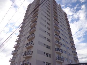 Alugar Apartamento / Padrão em Botucatu. apenas R$ 1.200,00