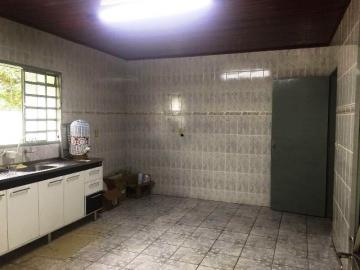 Alugar Casa / Padrão em Botucatu. apenas R$ 200.000,00