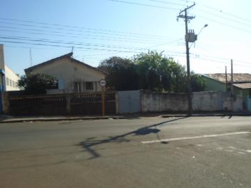 Alugar Casa / Padrão em Botucatu. apenas R$ 880.000,00