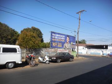 Alugar Terreno / Padrão em Botucatu. apenas R$ 900.000,00