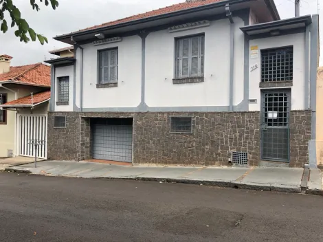 Alugar Casa / Padrão em Botucatu. apenas R$ 2.600,00