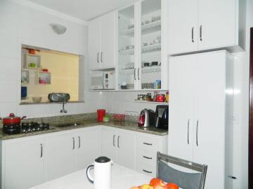 Alugar Apartamento / Padrão em Botucatu. apenas R$ 330.000,00