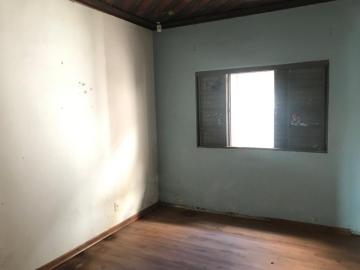 Alugar Casa / Padrão em Botucatu. apenas R$ 200.000,00