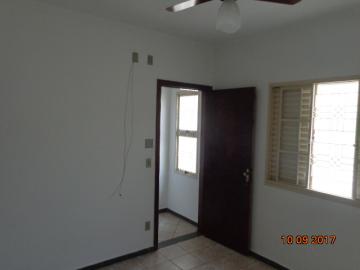 Alugar Casa / Padrão em Botucatu R$ 1.400,00 - Foto 9 Alugar Casa / Padrão em Botucatu R$ 1.400,00 - Foto 9
