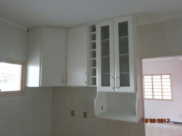 Alugar Casa / Padrão em Botucatu R$ 1.400,00 - Foto 14 Alugar Casa / Padrão em Botucatu R$ 1.400,00 - Foto 14