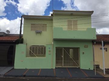 Alugar Casa / Sobrado em Botucatu. apenas R$ 1.100,00