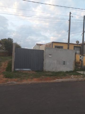 Alugar Terreno / Padrão em Botucatu. apenas R$ 700,00