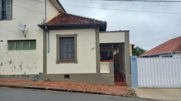 Alugar Casa / Padrão em Botucatu. apenas R$ 750,00