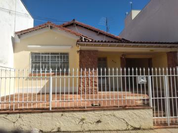 Alugar Comercial / Casa Comercial em Botucatu. apenas R$ 2.500,00