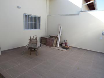 Alugar Casa / Padrão em Botucatu R$ 2.200,00 - Foto 2 Alugar Casa / Padrão em Botucatu R$ 2.200,00 - Foto 2