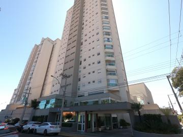 Alugar Apartamento / Padrão em Botucatu. apenas R$ 3.500.000,00