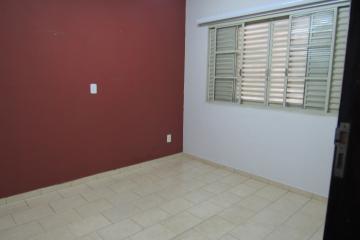 Alugar Comercial / Ponto Comercial em Botucatu R$ 3.300,00 - Foto 7 Alugar Comercial / Ponto Comercial em Botucatu R$ 3.300,00 - Foto 7