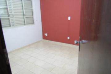 Alugar Comercial / Ponto Comercial em Botucatu R$ 3.300,00 - Foto 10 Alugar Comercial / Ponto Comercial em Botucatu R$ 3.300,00 - Foto 10