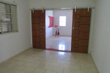 Alugar Comercial / Ponto Comercial em Botucatu R$ 3.300,00 - Foto 11 Alugar Comercial / Ponto Comercial em Botucatu R$ 3.300,00 - Foto 11