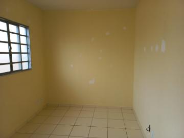 Alugar Casa / Padrão em Botucatu R$ 750,00 - Foto 4 Alugar Casa / Padrão em Botucatu R$ 750,00 - Foto 4
