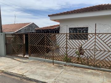 Alugar Casa / Padrão em Botucatu. apenas R$ 356.000,00