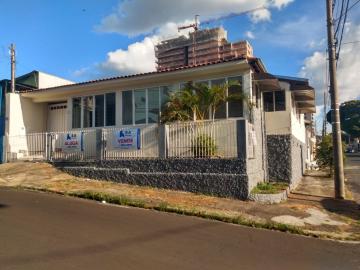 Alugar Casa / Padrão em Botucatu. apenas R$ 5.000,00