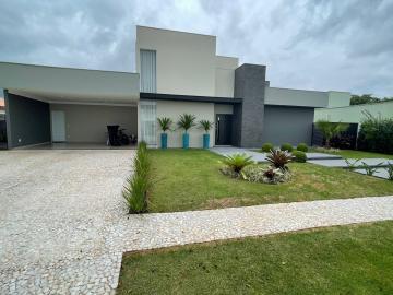 Alugar Casa / Condomínio em Botucatu. apenas R$ 1.300.000,00