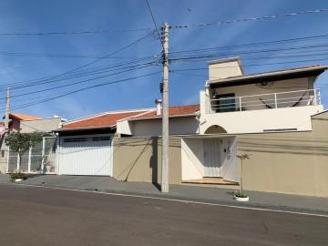Alugar Casa / Sobrado em Botucatu. apenas R$ 620.000,00
