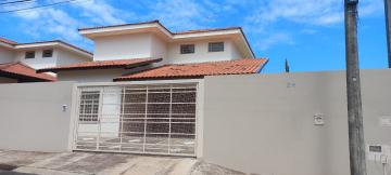 Alugar Casa / Sobrado em Botucatu. apenas R$ 2.500,00