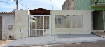 Alugar Casa / Padrão em Botucatu. apenas R$ 330.000,00