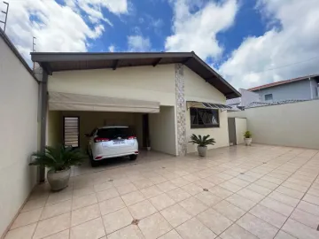 Alugar Casa / Padrão em Botucatu. apenas R$ 480.000,00