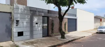 Alugar Casa / Padrão em Botucatu. apenas R$ 770.000,00