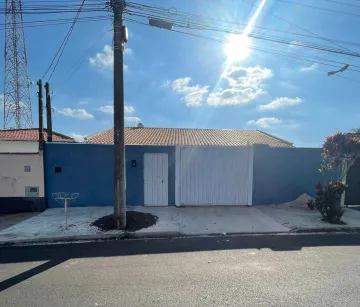 Alugar Casa / Padrão em Botucatu. apenas R$ 450.000,00