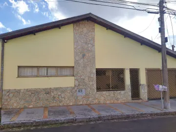 Alugar Casa / Padrão em Botucatu. apenas R$ 3.500,00